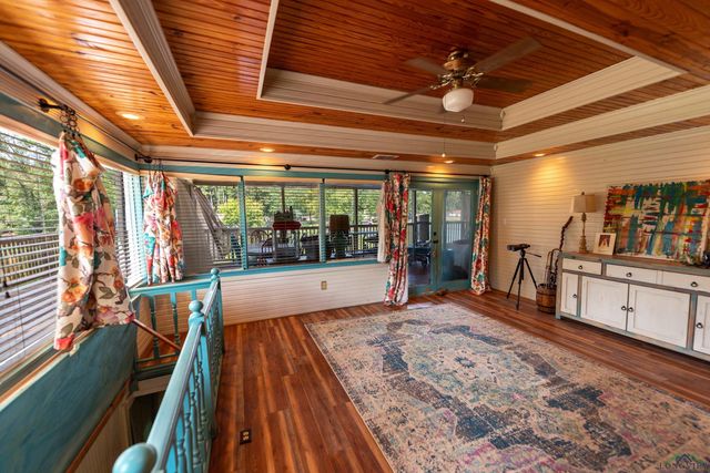 668 Omaha Drive, Omaha, TX 75571