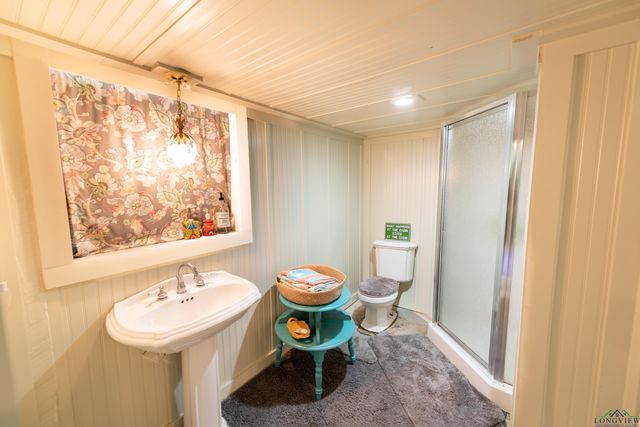 668 Omaha Drive, Omaha, TX 75571