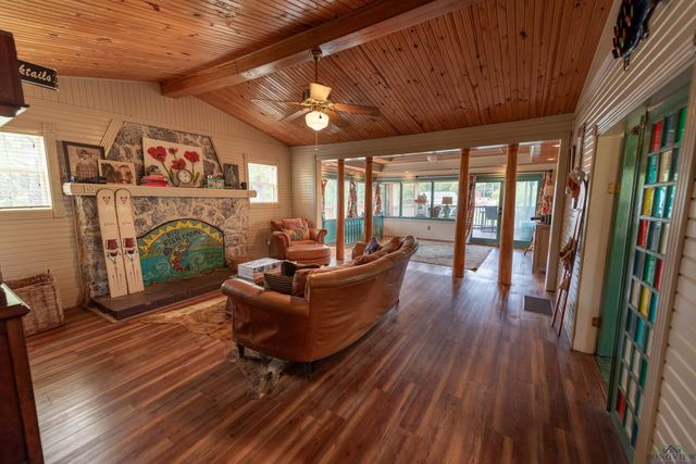 668 Omaha Drive, Omaha, TX 75571