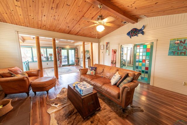 668 Omaha Drive, Omaha, TX 75571