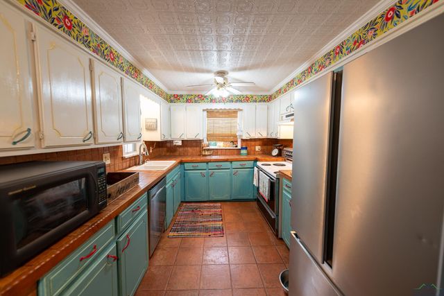 668 Omaha Drive, Omaha, TX 75571