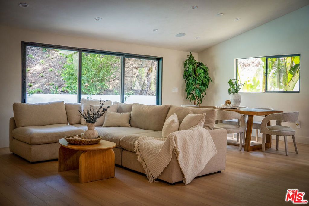 20466 Miranda Street, Woodland Hills, CA 91367 — photo 2