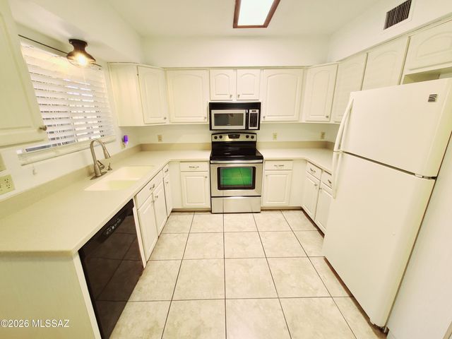 8360 E Avenida De Las Pampas, Tucson, AZ 85710
