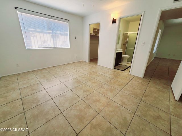 8360 E Avenida De Las Pampas, Tucson, AZ 85710