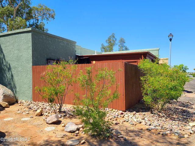 8360 E Avenida De Las Pampas, Tucson, AZ 85710