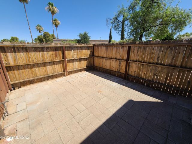 8360 E Avenida De Las Pampas, Tucson, AZ 85710