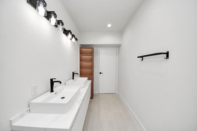 9022 Ferdinand Street, Houston, TX 77051