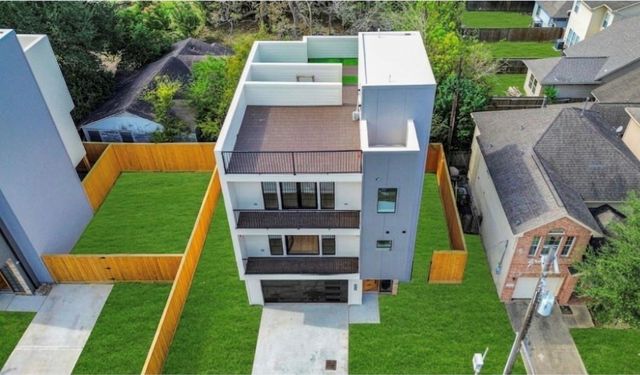 9022 Ferdinand Street, Houston, TX 77051