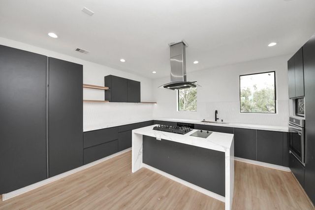 9022 Ferdinand Street, Houston, TX 77051