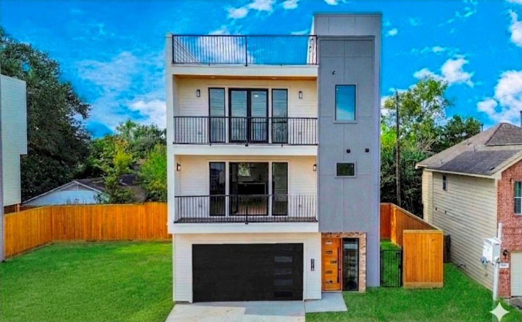 9022 Ferdinand Street, Houston, TX 77051