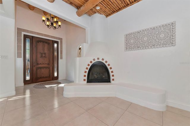 681 AVENIDA DE MAYO, Sarasota, FL 34242