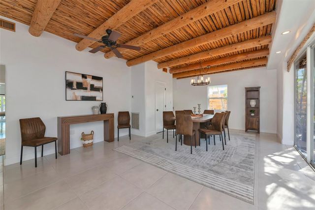 681 AVENIDA DE MAYO, Sarasota, FL 34242