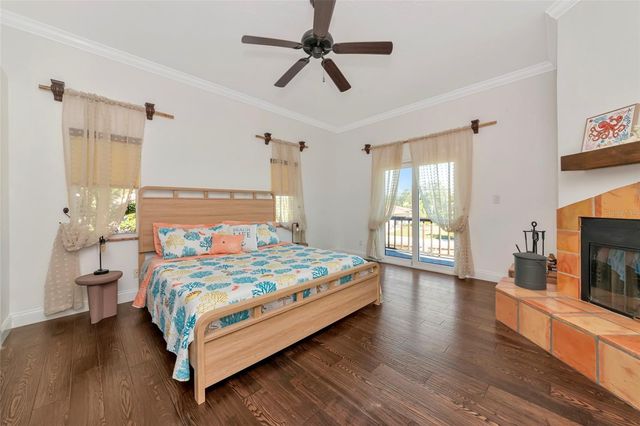 681 AVENIDA DE MAYO, Sarasota, FL 34242