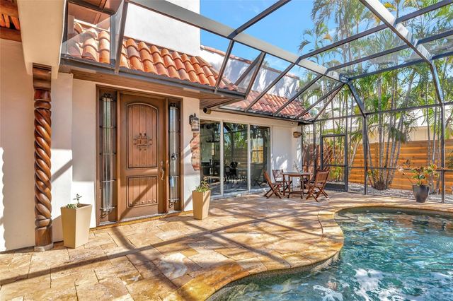 681 AVENIDA DE MAYO, Sarasota, FL 34242
