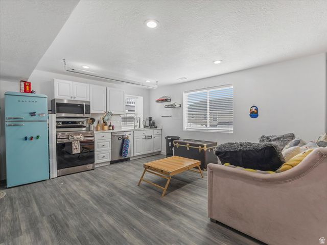 6631 W TERRACE TOP LN, West Jordan, UT 84081