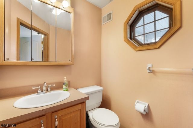 22 Jenny Jump Ave, Hope Twp., NJ 07844