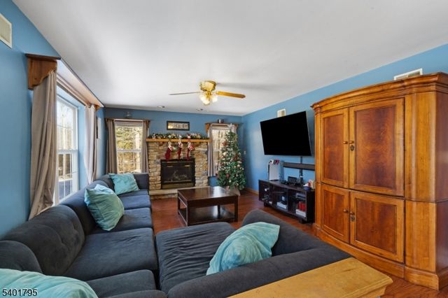 22 Jenny Jump Ave, Hope Twp., NJ 07844