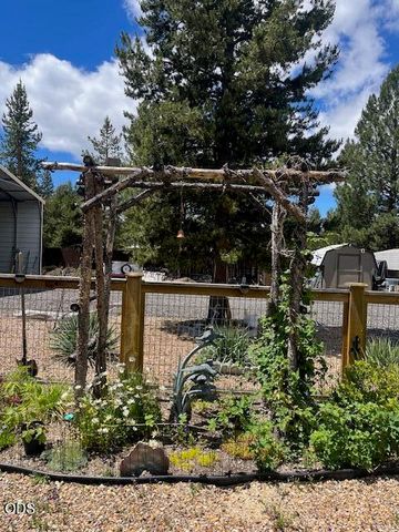 11980 Burlwood Road, La Pine, OR 97739