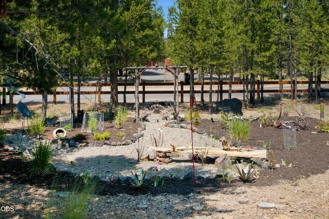 11980 Burlwood Road, La Pine, OR 97739