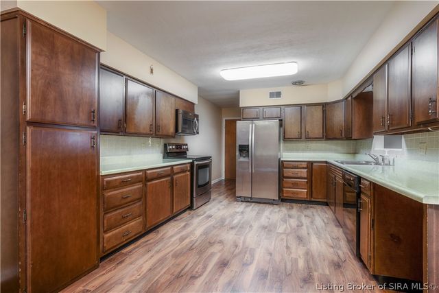 499 Allhands Avenue, Sellersburg, IN 47172