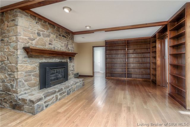 499 Allhands Avenue, Sellersburg, IN 47172