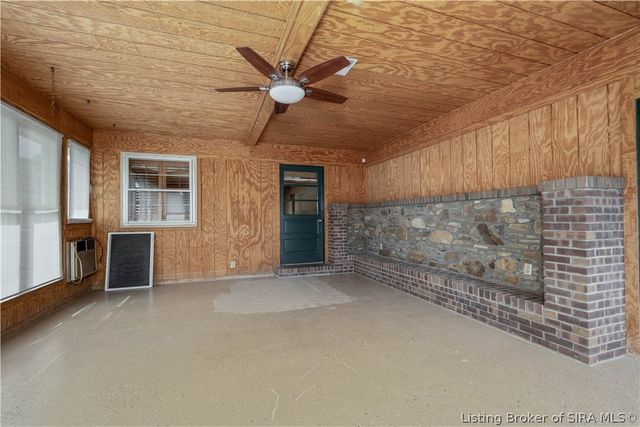 499 Allhands Avenue, Sellersburg, IN 47172