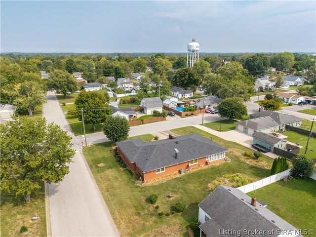 499 Allhands Avenue, Sellersburg, IN 47172