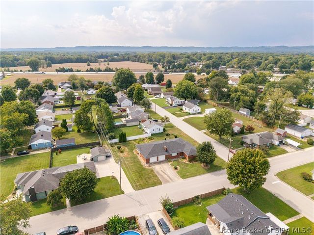 499 Allhands Avenue, Sellersburg, IN 47172