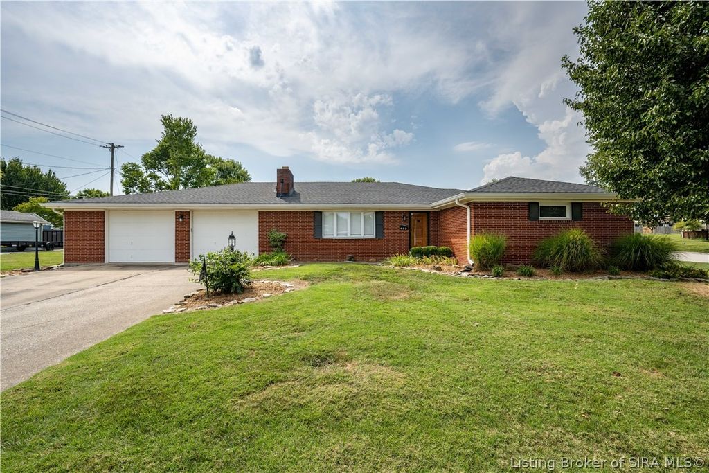 499 Allhands Avenue, Sellersburg, IN 47172