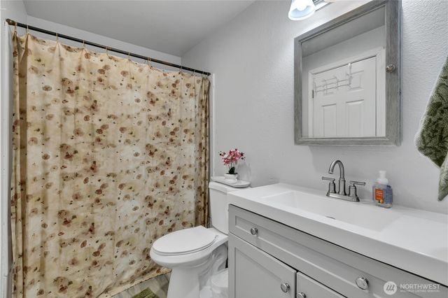 25122 117th Court SE, Kent, WA 98030