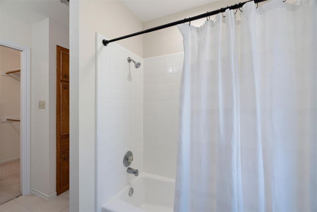1812 Wagon Gap DR, Round Rock, TX 78681