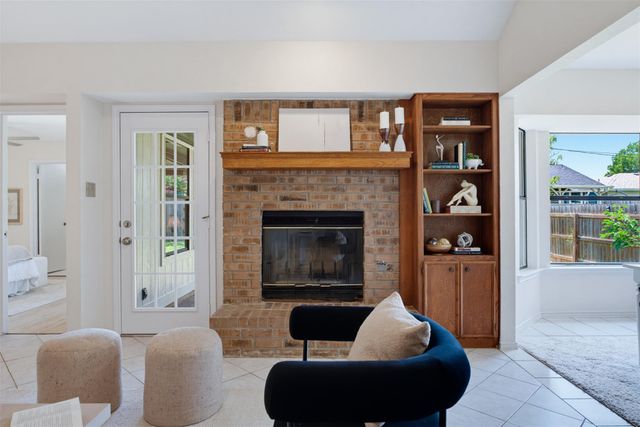 1812 Wagon Gap DR, Round Rock, TX 78681