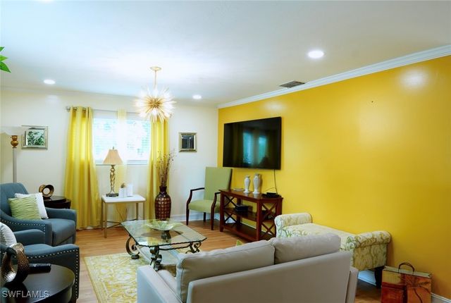 931 20th ST SE, Naples, FL 34117