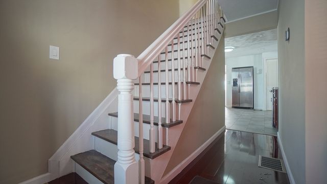 41 Olive St, Springfield, MA 01109