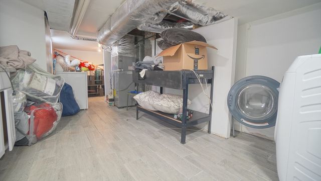 41 Olive St, Springfield, MA 01109