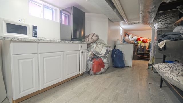 41 Olive St, Springfield, MA 01109