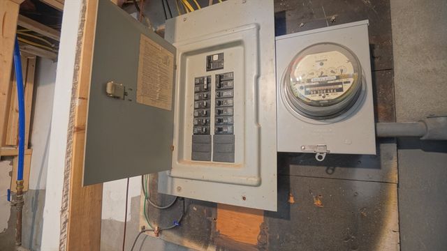 41 Olive St, Springfield, MA 01109