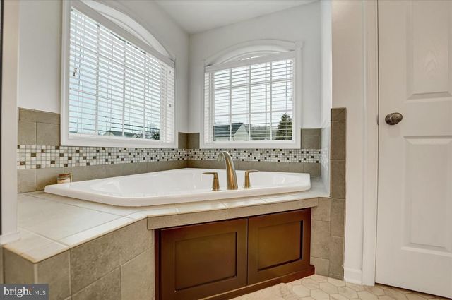 215 GLENNDALE DR, Port Matilda, PA 16870