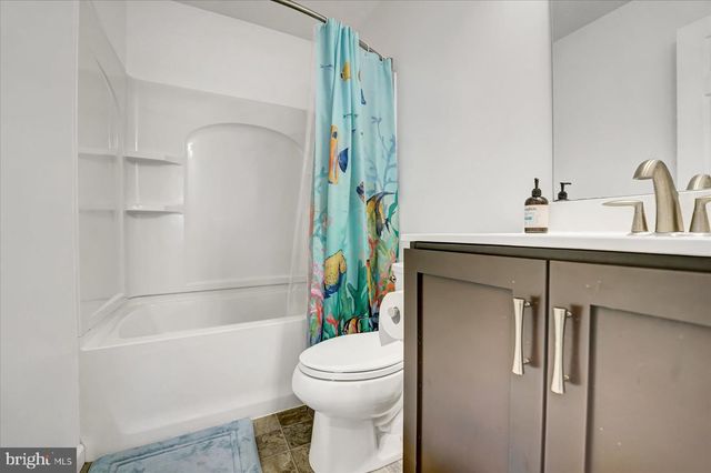 215 GLENNDALE DR, Port Matilda, PA 16870