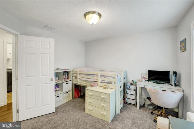 215 GLENNDALE DR, Port Matilda, PA 16870