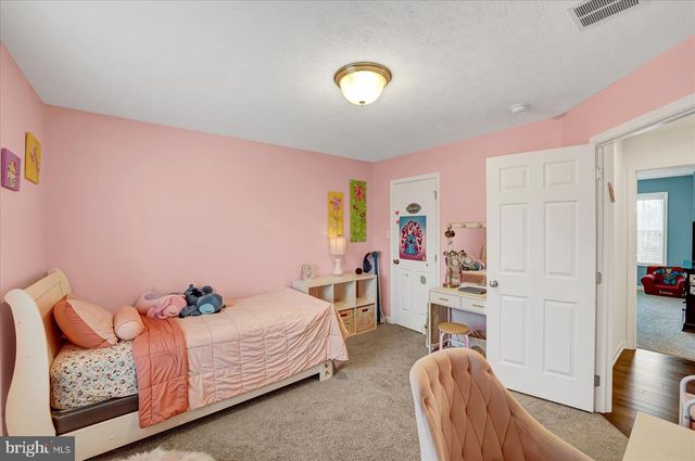 215 GLENNDALE DR, Port Matilda, PA 16870