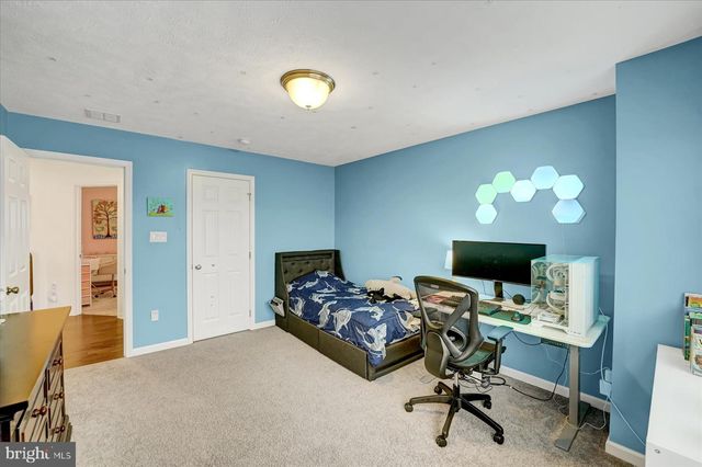 215 GLENNDALE DR, Port Matilda, PA 16870