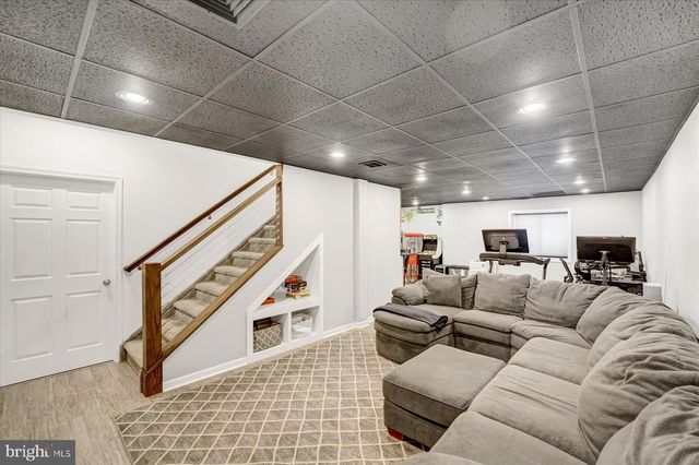 215 GLENNDALE DR, Port Matilda, PA 16870