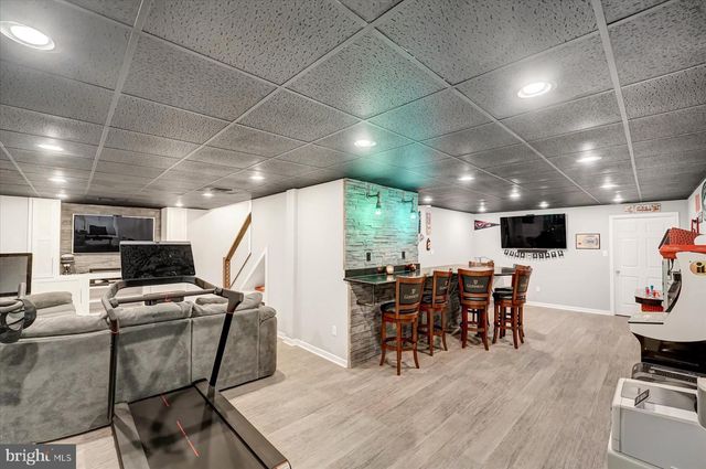 215 GLENNDALE DR, Port Matilda, PA 16870