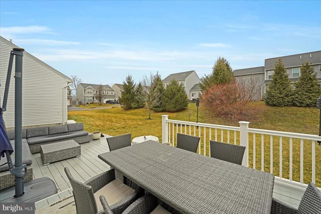 215 GLENNDALE DR, Port Matilda, PA 16870