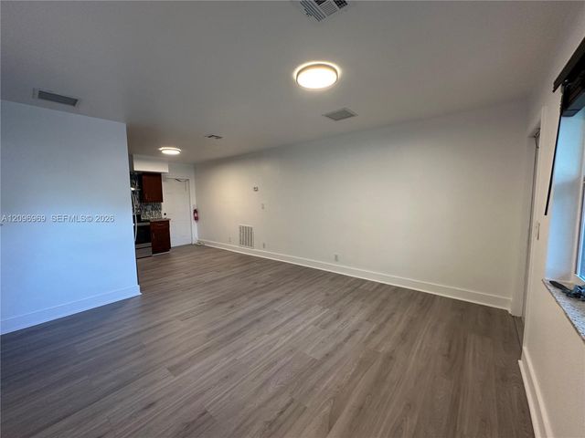 510 NE 4th Avenue 510, Hallandale Beach, FL 33009