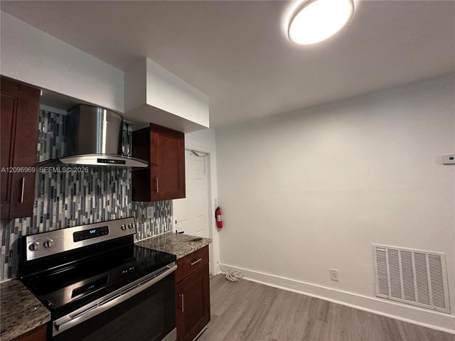 510 NE 4th Avenue 510, Hallandale Beach, FL 33009