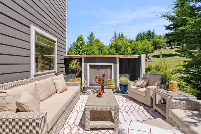 8625 Leeward Avenue NW, Seabeck, WA 98380