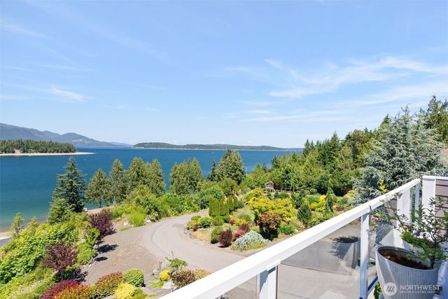 8625 Leeward Avenue NW, Seabeck, WA 98380