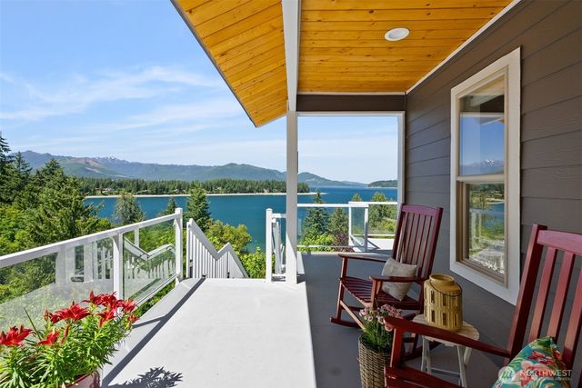 8625 Leeward Avenue NW, Seabeck, WA 98380